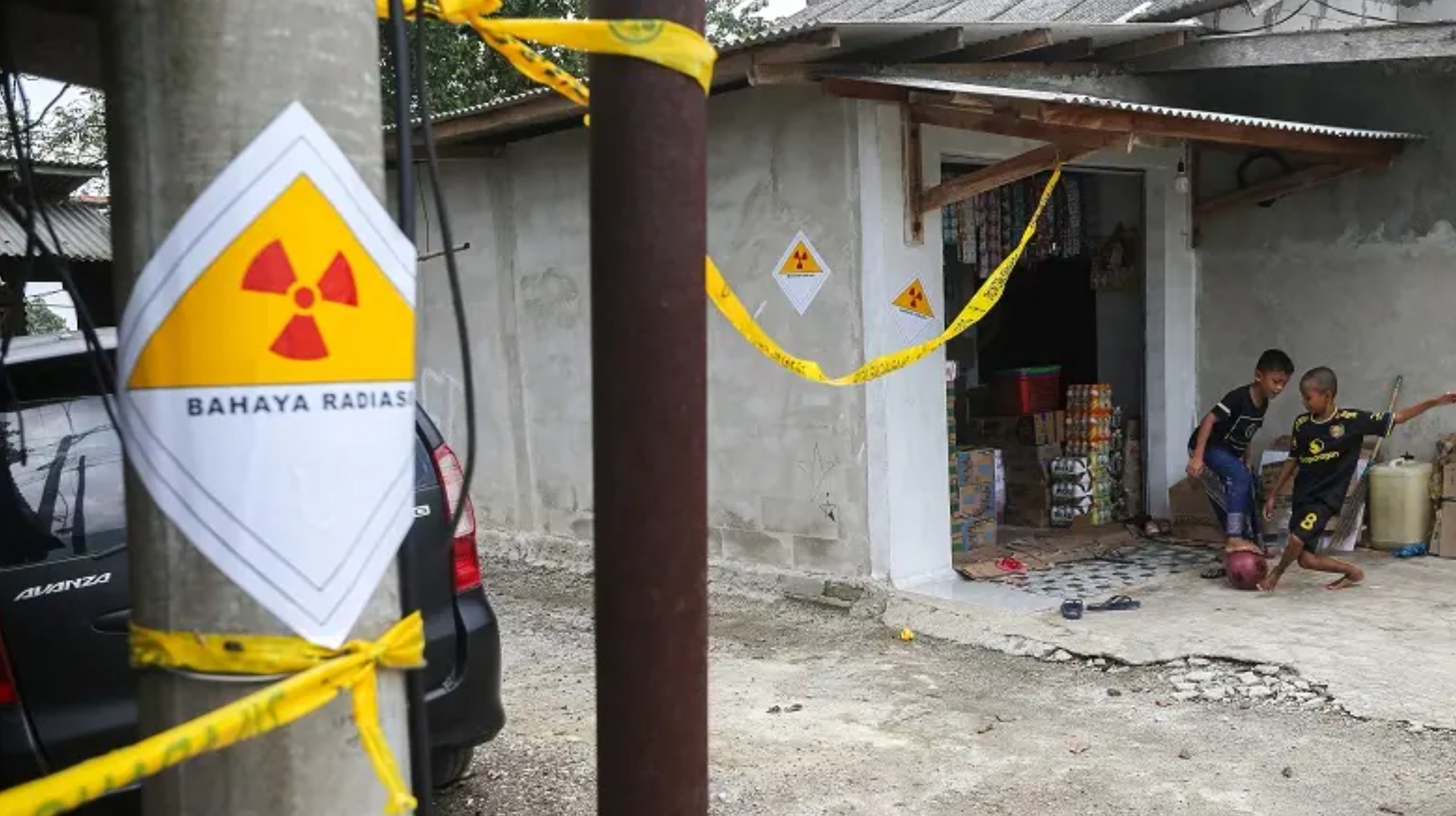 Lokasi cemaran Cesium-137 di Kawasan Industri Modern Cikande, Kabupaten Serang, Banten dekat dengan pemukiman warga.
