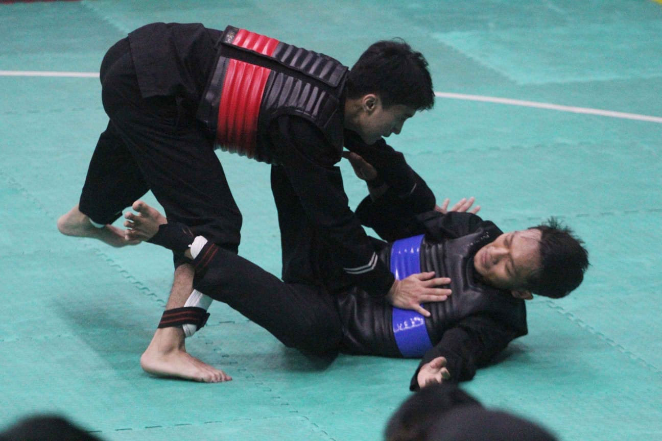 Dari tujuh pesilat Jatim yang berlaga di perempat final, hanya tiga yang melaju ke semifinal.
