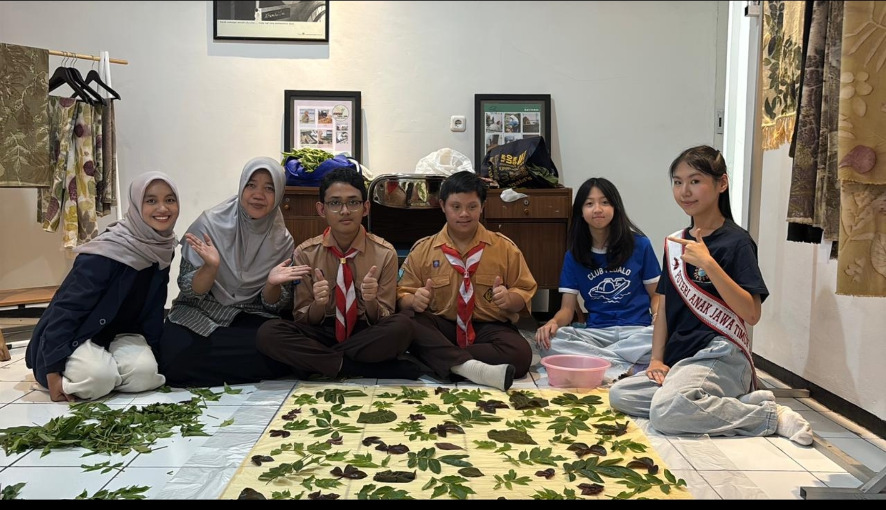 Bella Odelia Setyabudi (kanan) gadis cilik 13 tahun perjuangkan toleransi.