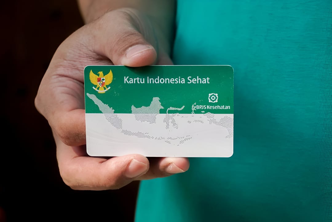 Nggak perlu panik! Kini tunggakan BPJS bisa dicicil lewat program REHAB hingga 12 kali pembayaran. Cek lewat aplikasi Mobile JKN atau hubungi 166.
