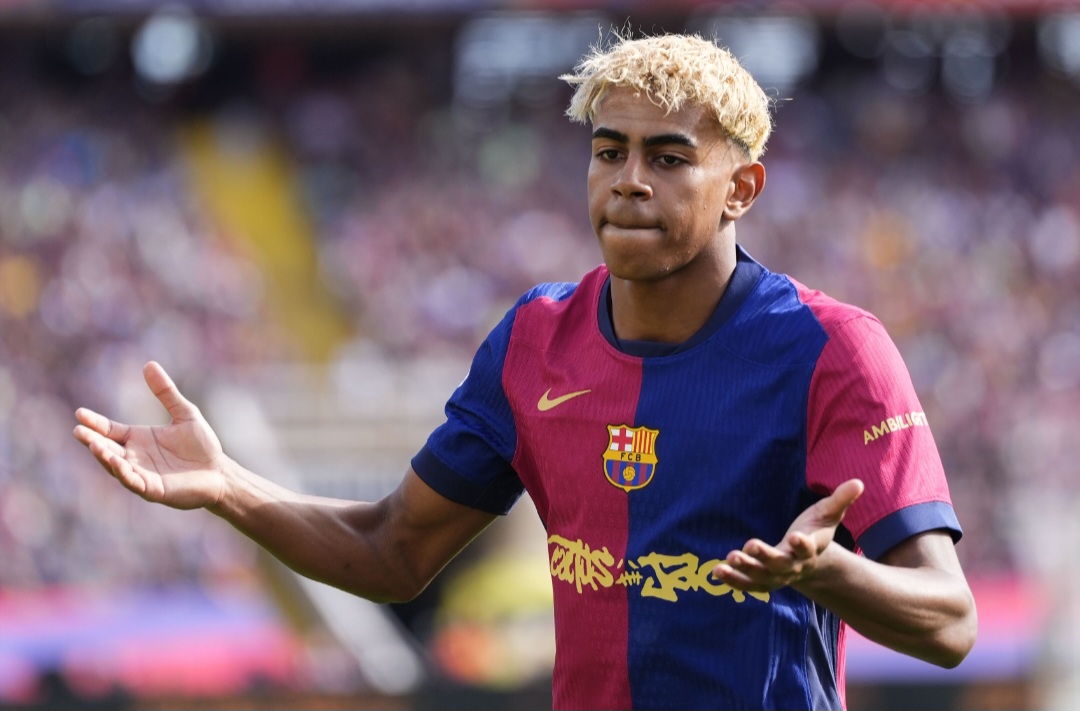 Lamine Yamal jadi andalan Barcelona di lini depan.