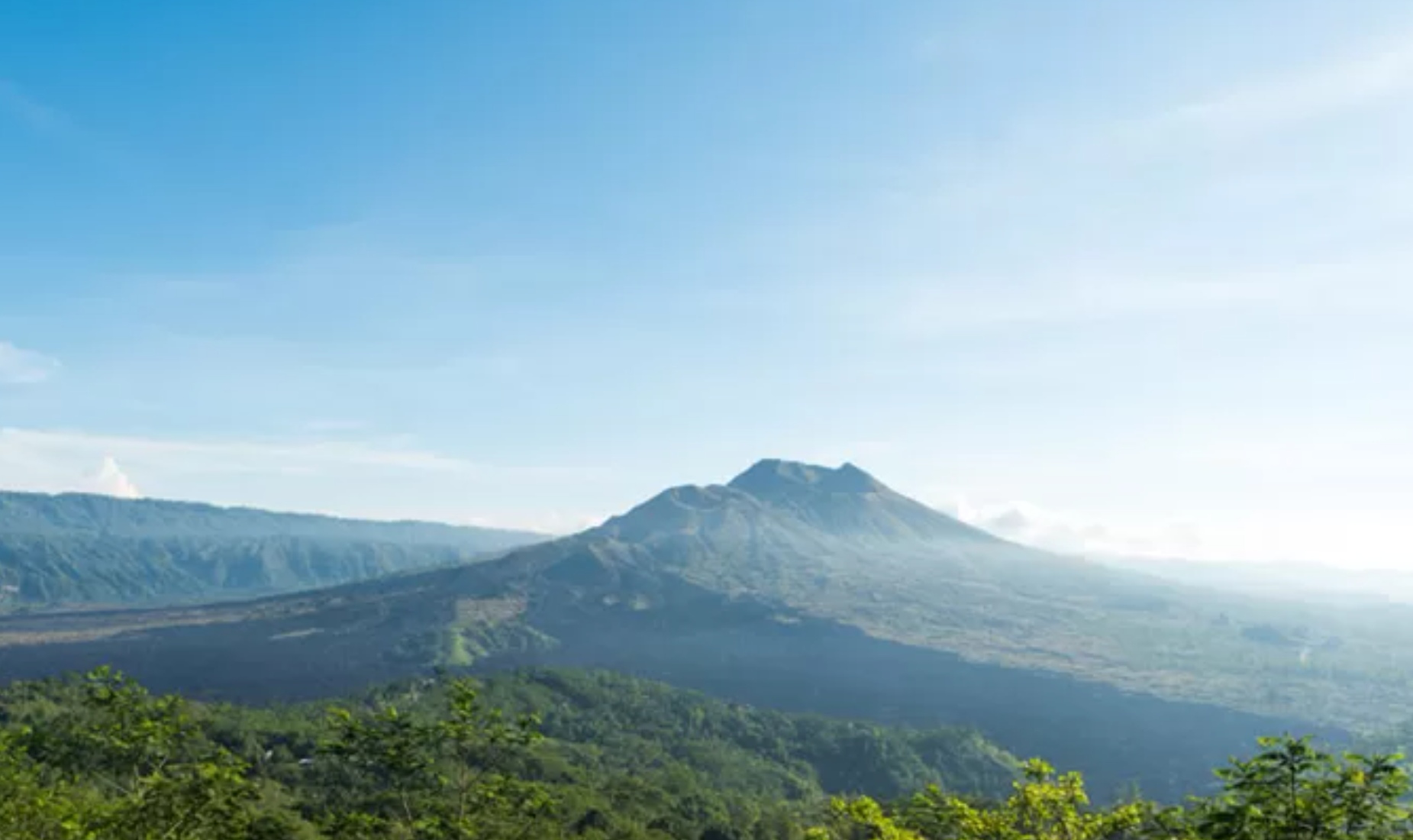 Gunung Pandan yang menjadi lokasi penemuan fosil gajah purba.