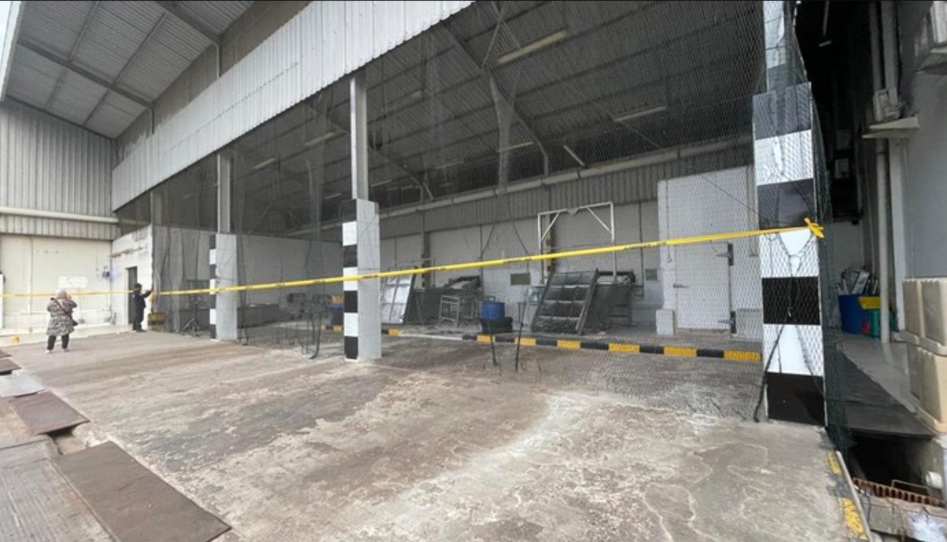 DISEGEL: Lokasi yang diduga menjadi sumber radioaktif di kawasan industri Cikande.