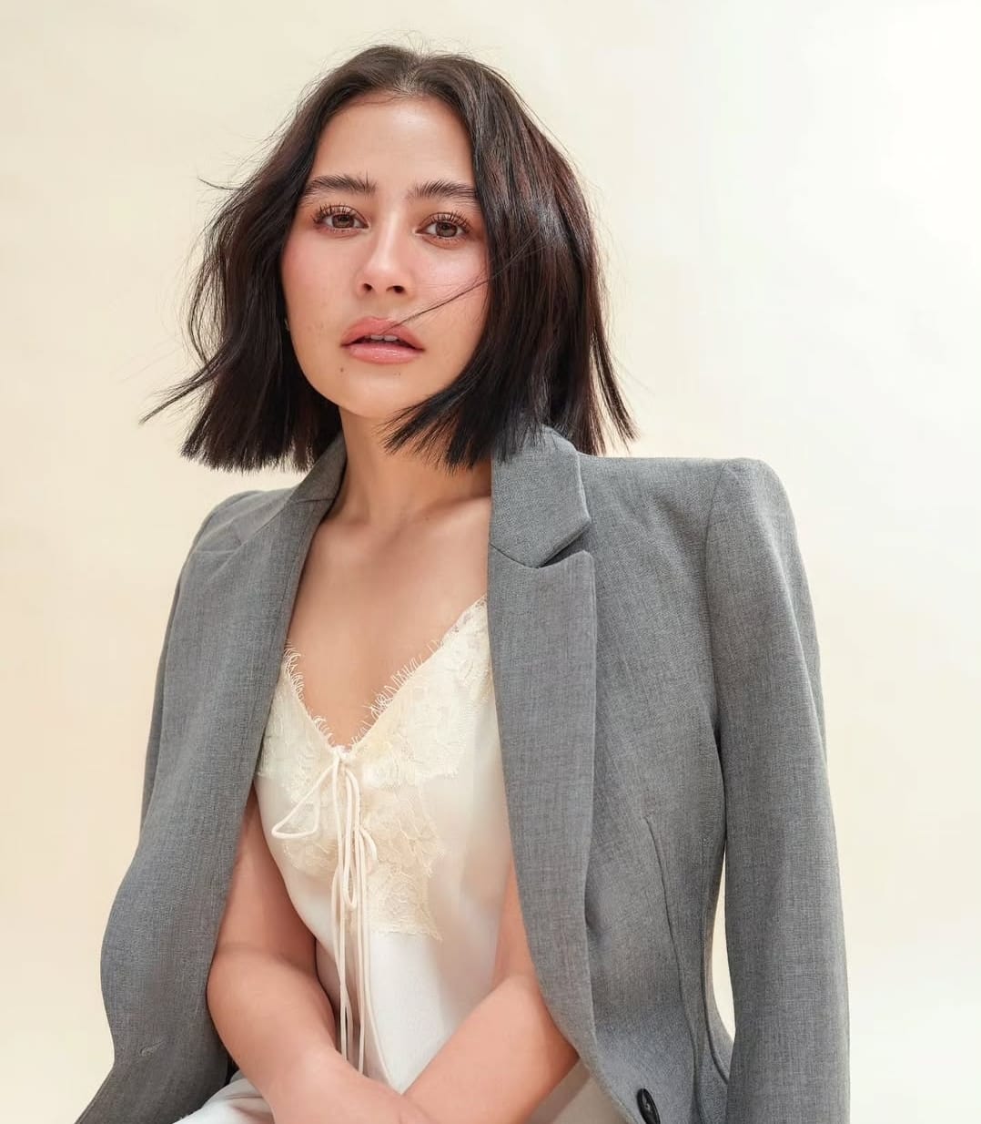 Prilly Latuconsina murka usai dapat pesan tak senonoh dari oknum mengaku Omara, ancam tindak tegas pelaku.