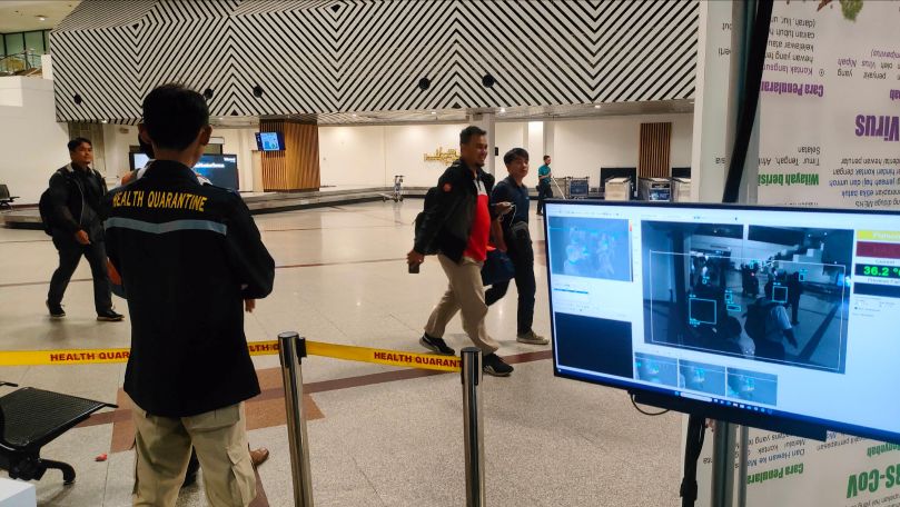 PREVENTIF: Pengendalian influenza dengan cara pengecekan suhu tubuh di pintu masuk bandara
