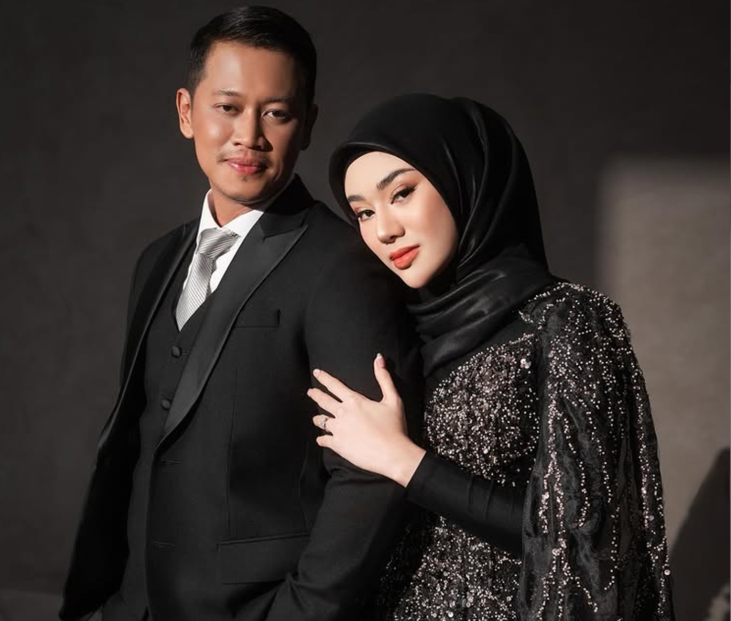 Selebgram Clara Shinta mengumumkan perpisahan dari suaminya, Muhammad Alexander Assad setelah dua bulan menikah.