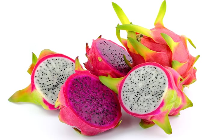Mengenal dua varietas buah naga yang kaya akan khasiat bagi kesehatan tubuh.