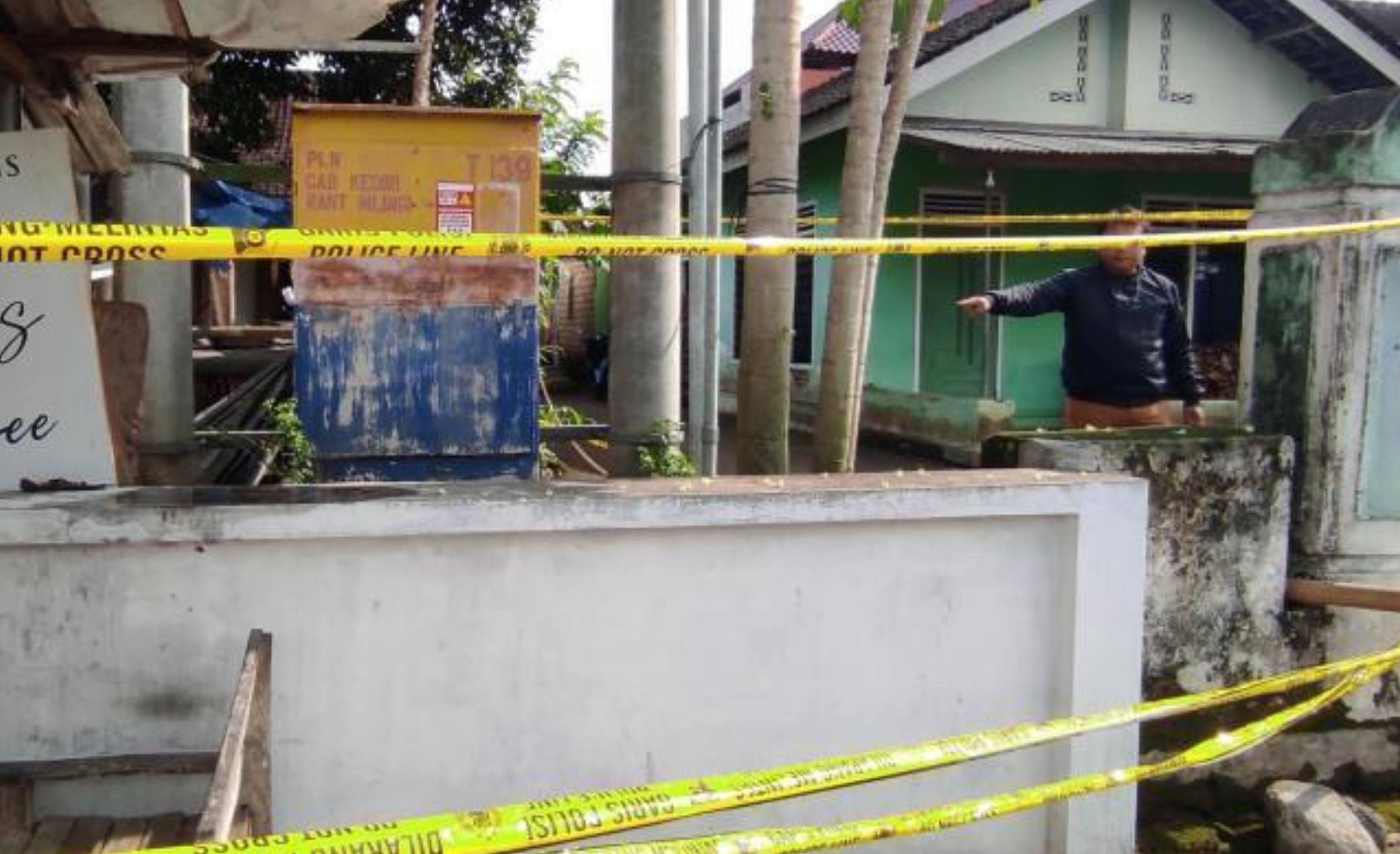 Gardu tiang trafo PLN di Desa Popoh, Kecamatan Selopuro, Kabupaten Blitar yang menjadi lokasi meninggalnya balita karena tersengat listrik.