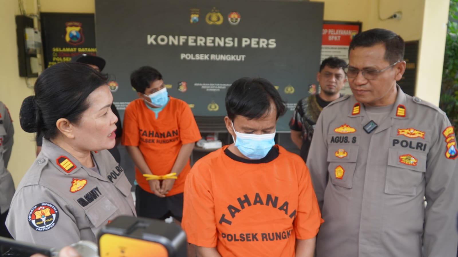 DITANGKAP: Penjual pentol saat ditangkap usai 19 kali mencuri motor di wilayah Surabaya Timur.(IST/RADAR SURABAYA)