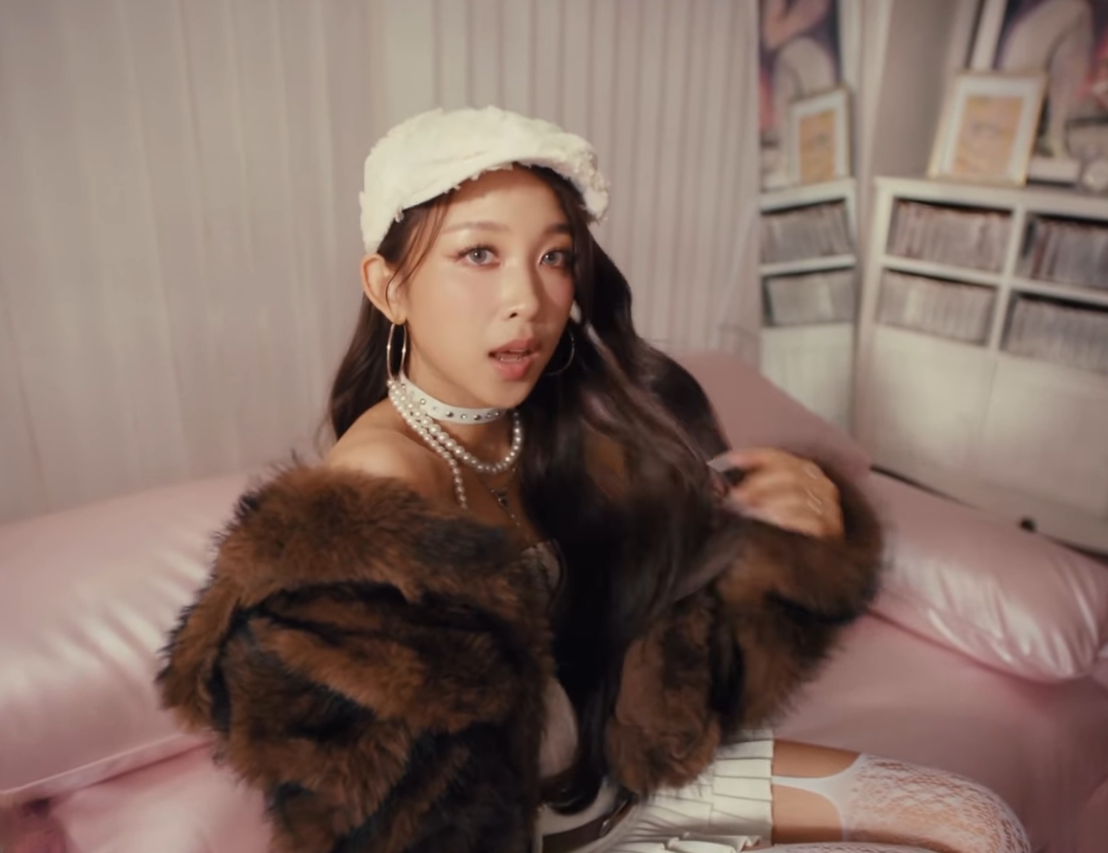 Dita Karang, mantan member Secret Number, resmi debut solo dengan single Love So Sweet.