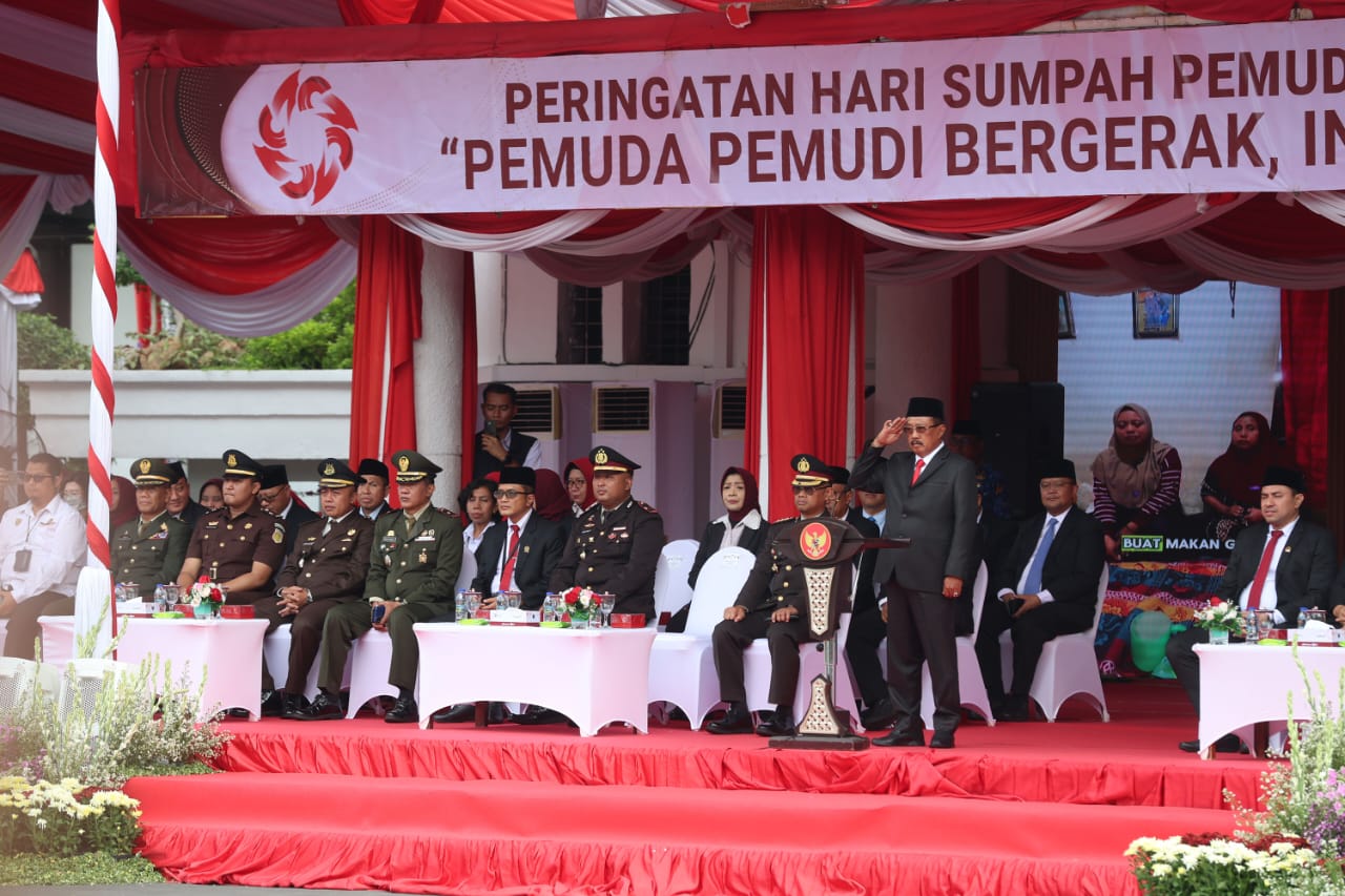 PERINGATAN: Wakil Wali Kota Surabaya Armuji ajak pemuda di Surabaya jadi penggerebak inovasi dan menjaga persatuan di era digital.(IST/RADAR SURABAYA)