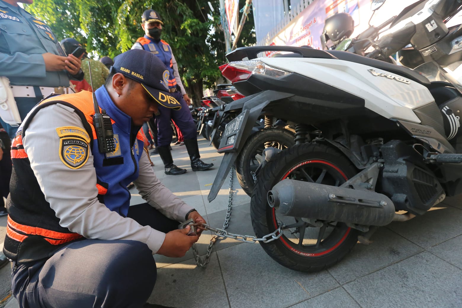 OPTIMALKAN: DPRD Surabaya minta Dishub Surabaya realistis terkait target pendapatan parkir TJU.(DIMAS MAHENDRA/RADAR SURABAYA)