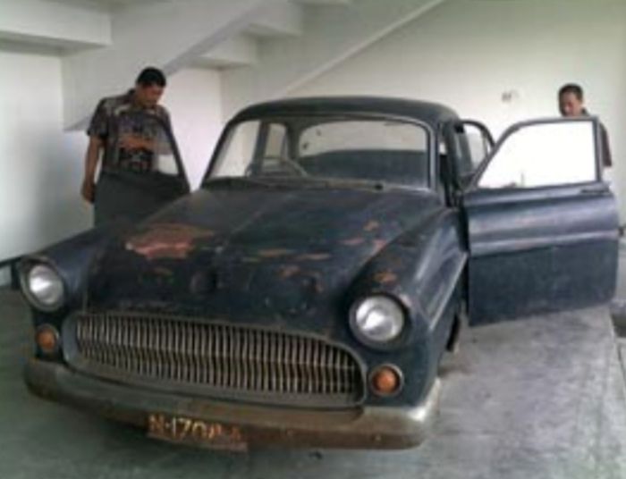 AMATI: Mobil Bung Tomo yang digunakan sehari-hari yang diberi nama Sarinah. Mobil ini sudah dihibahkan ke Museum 10 November.