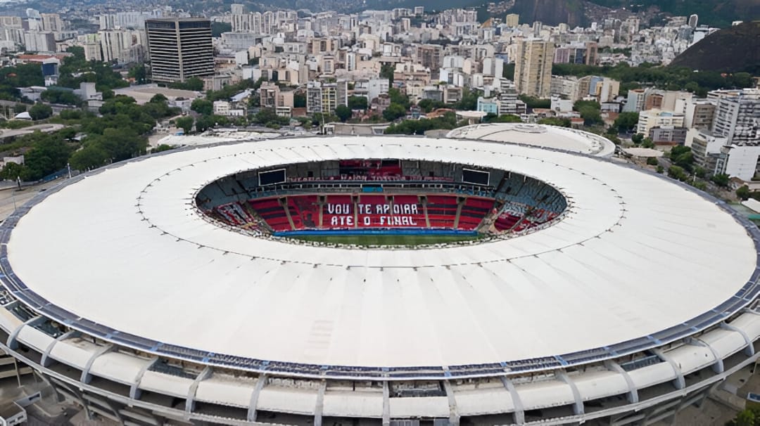 Stadion Maracana, ikon sepak bola dunia, kini di ambang privatisasi setelah pemerintah Rio de Janeiro berencana menjualnya untuk menutup utang besar.