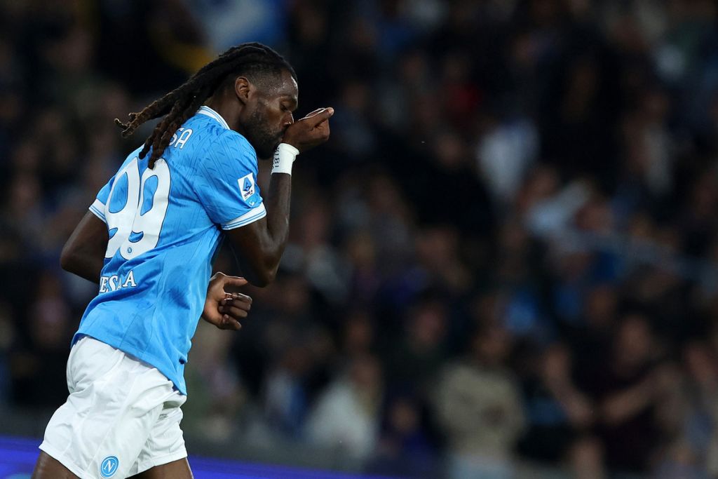 Frank Anguissa jadi penentu kemenangan Napoli atas Lecce.