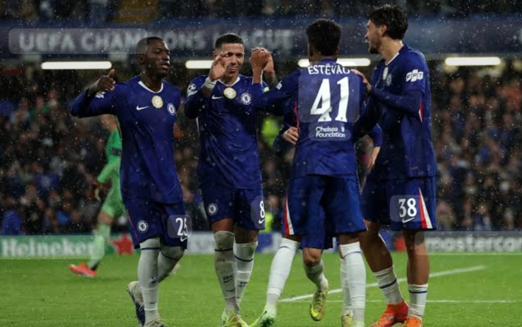 Pemain Chelsea rayakan kemenangan saat menjungkalkan Wolves.