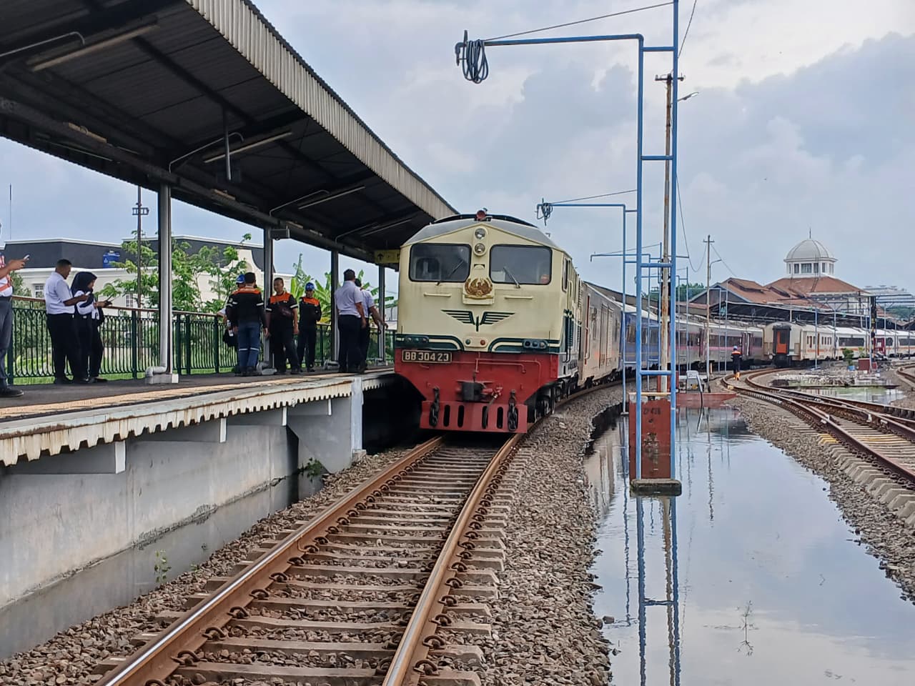 Ubah Rute : Sejumlah rute Kereta Api yang melewati kota Semarang dialihkan imbas banjir.