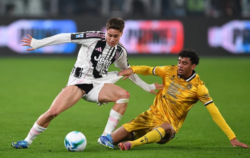 Kenan Yildiz (kiri) ikut membawa Juventus menang atas Udinese.