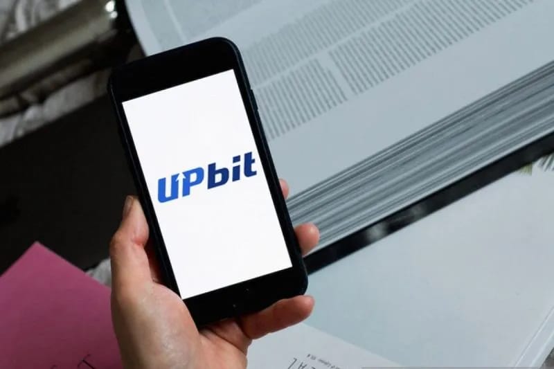 Literasi keuangan digital membantu masyarakat memahami risiko investasi kripto.