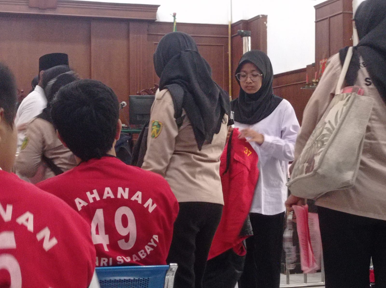 LEMAS: Terdakwa dituntut 2,5 tahun penjara usai terlibat kecelakaan di Jalan Arjuno, Surabaya, hingga sebabkan korban meninggal dunia. (SURYANTO/RADAR SURABAYA)