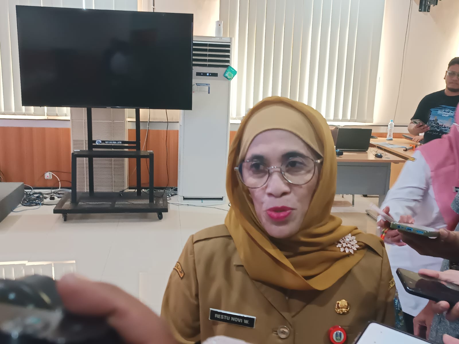 Kepala Dinas Sosial Provinsi Jawa Timur Restu Novi Widiani