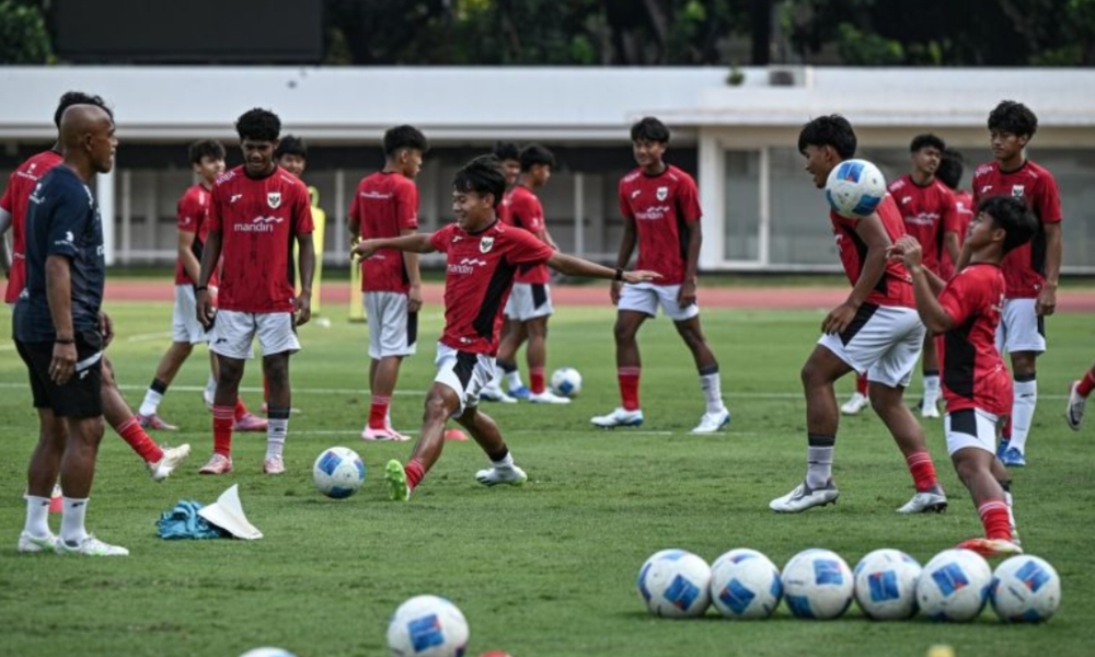 Timnas Indonesia U-17 mengikuti sesi latihan di Stadion Madya, Kompleks GBK, Senayan, Jakarta.