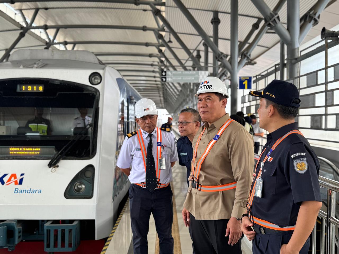 TINJAU: BHS mengapresiasi langkah Presiden Prabowo untuk pembangunan jaringan kereta api di luar Pulau Jawa.