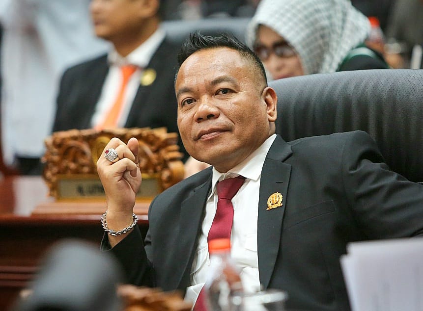 PENGAWASAN: Ketua Komisi A DPRD Surabaya Yona Bagus Widyatmoko meminta ada pengawasan ketat setelah ditemukan prostitusi terselubung di Surabaya.(IST/RADAR SURABAYA)