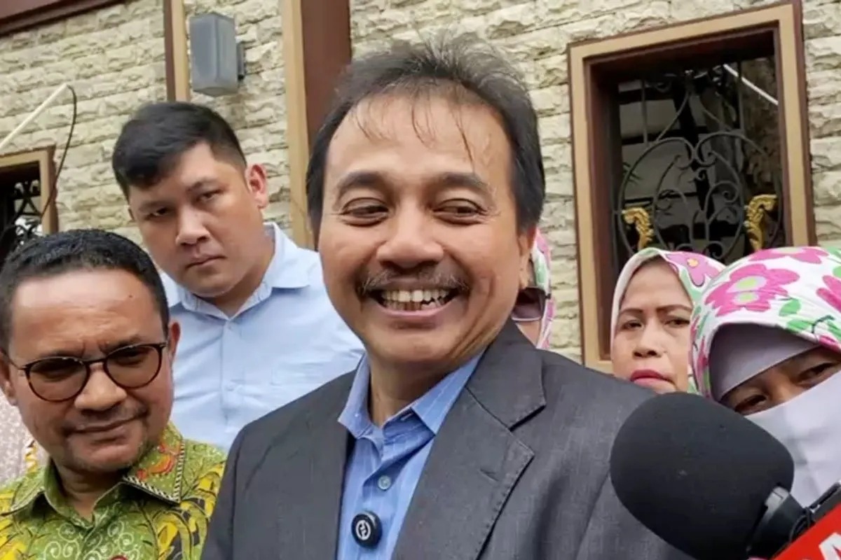 Roy Suryo memberi keterangan kepada wartawan. (Antara)