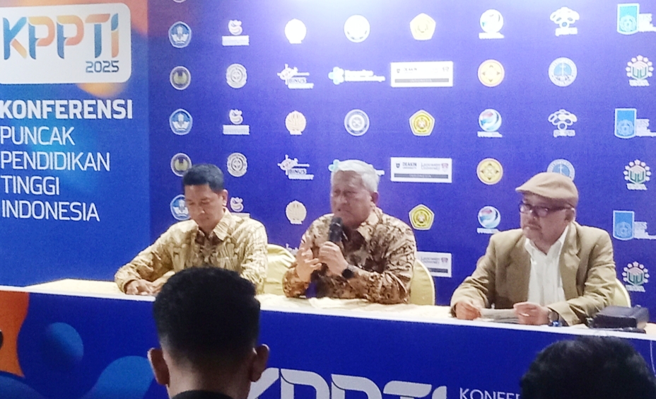 Prof. Dr. Ir. Mohammad Nuh, DEA, saat Konferensi Puncak Perguruan Tinggi Indonesia (KPPTI) di Universitas Negeri Surabaya (Unesa)