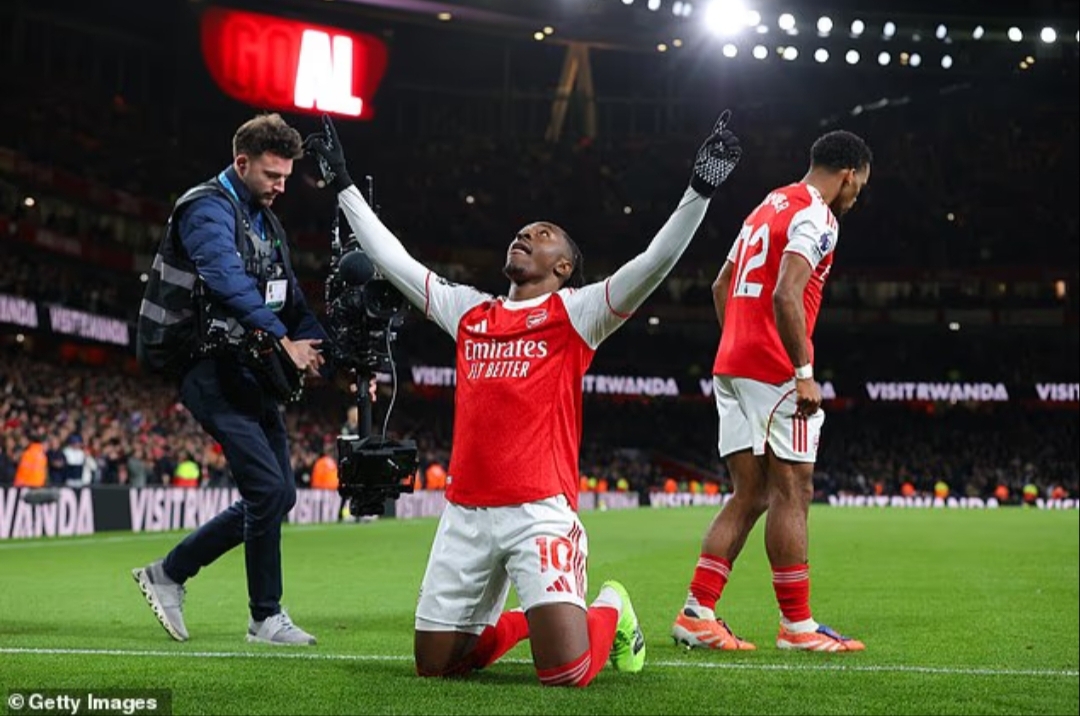 Eberechi Eze menjadi bintang saat Arsenal menang telak 4-1 atas rival sekota Spurs