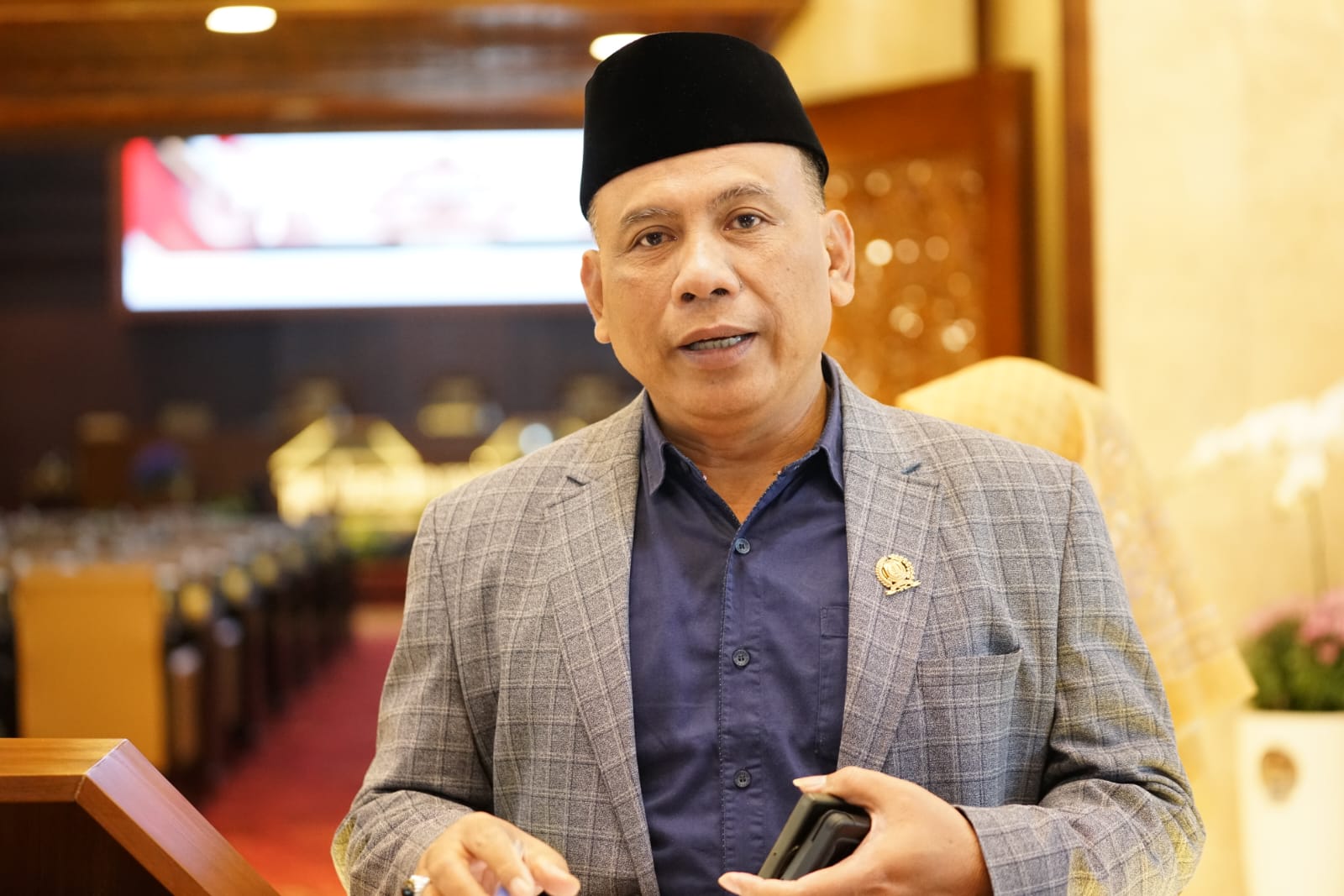 WASPADA: Anggota Komisi A DPRD Jatim Sumardi meminta koordinasi lintas sektor mengantisipasi rekrutmen teroris melalui game online dan pinjol.(IST/RADAR SURABAYA)