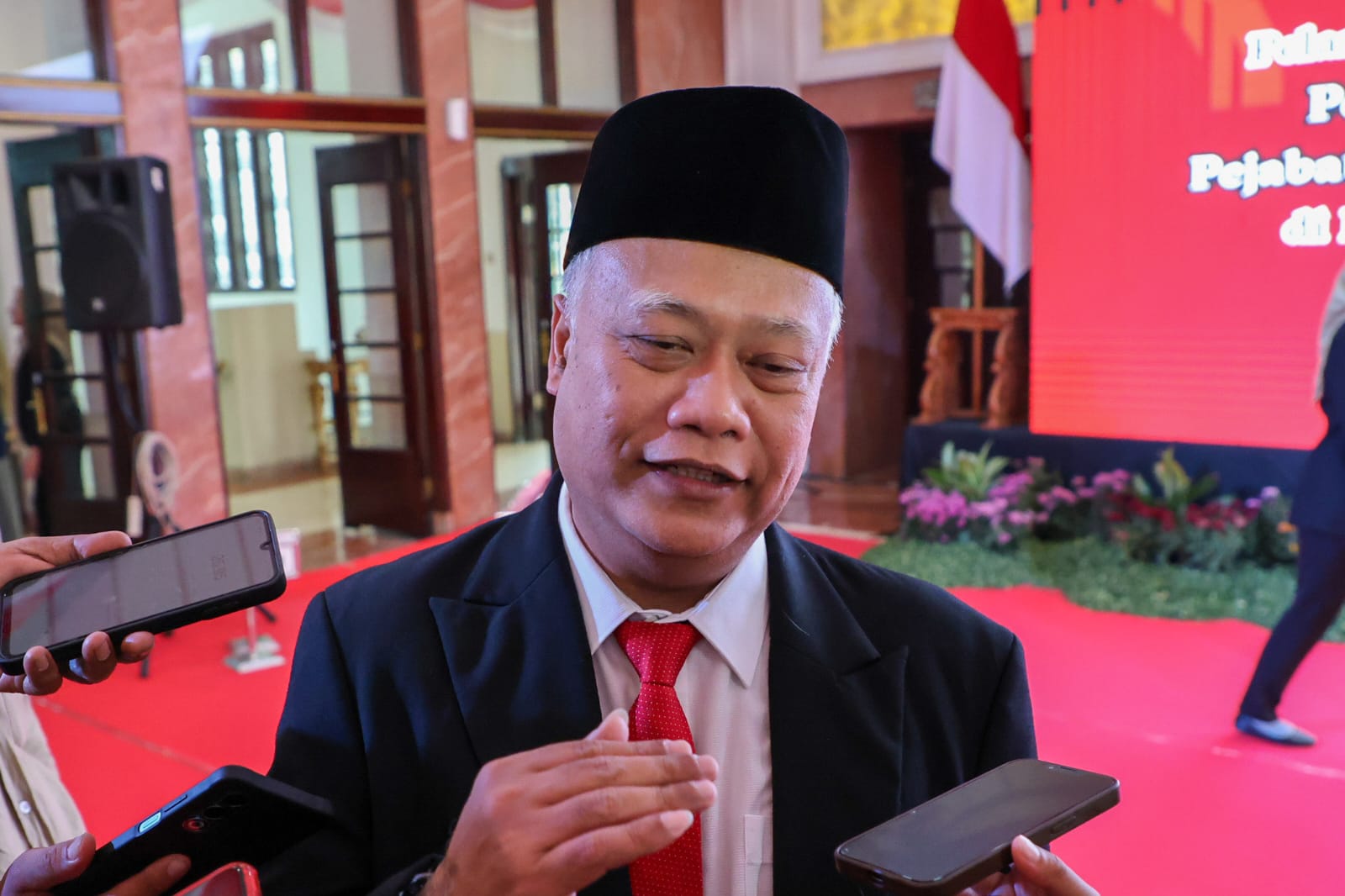 CARI KANDIDAT: Sekda Kota Surabaya Lilik Arijanto enam bulan akan seleksi direksi baru PDAM. Pemkot Surabaya mencari sosok yang siap kerja. (IST/RADAR SURABAYA)
