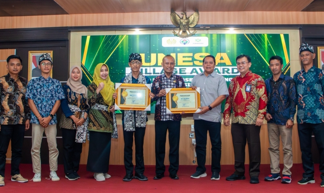 Para finalis tampil di Auditorium Gedung Rektorat Lantai 11, Kampus II Lidah Wetan.