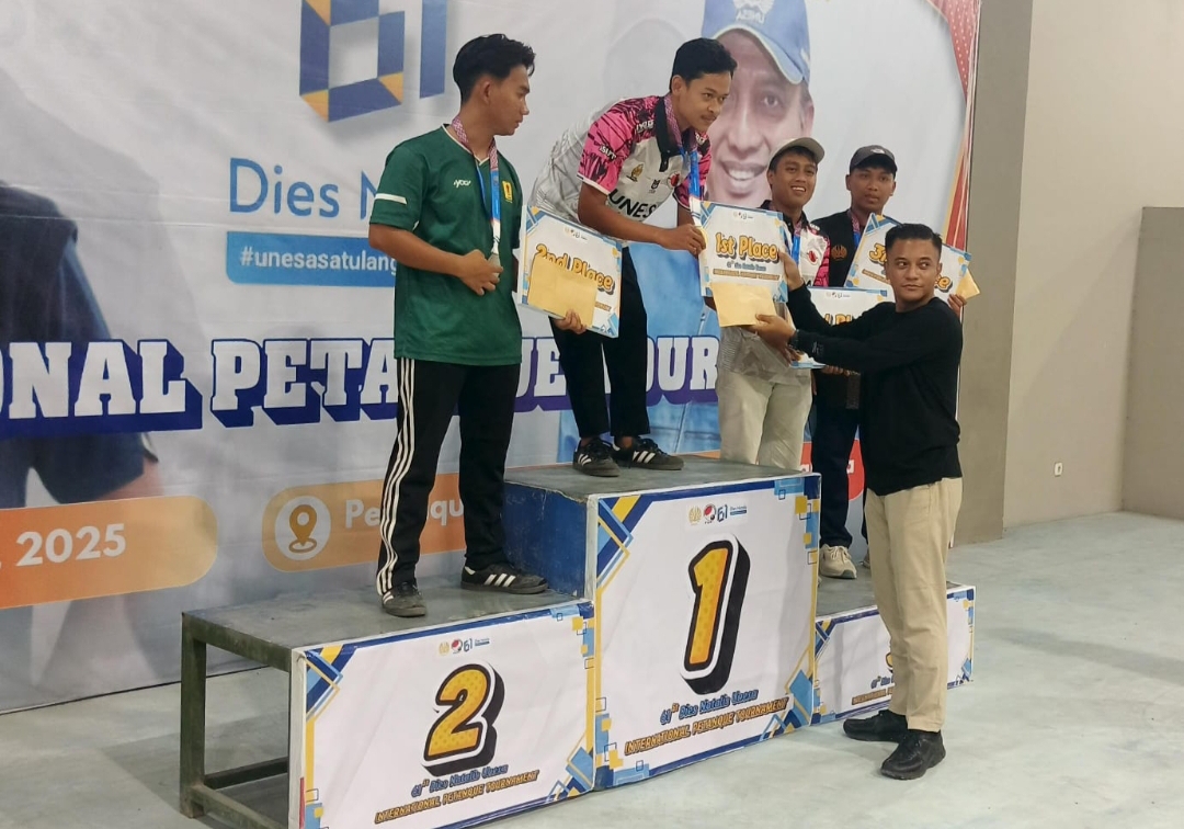 Ketua Umum KONI Kota Surabaya Arderio Hukom saat acara kejuaraan Petanque, Minggu.