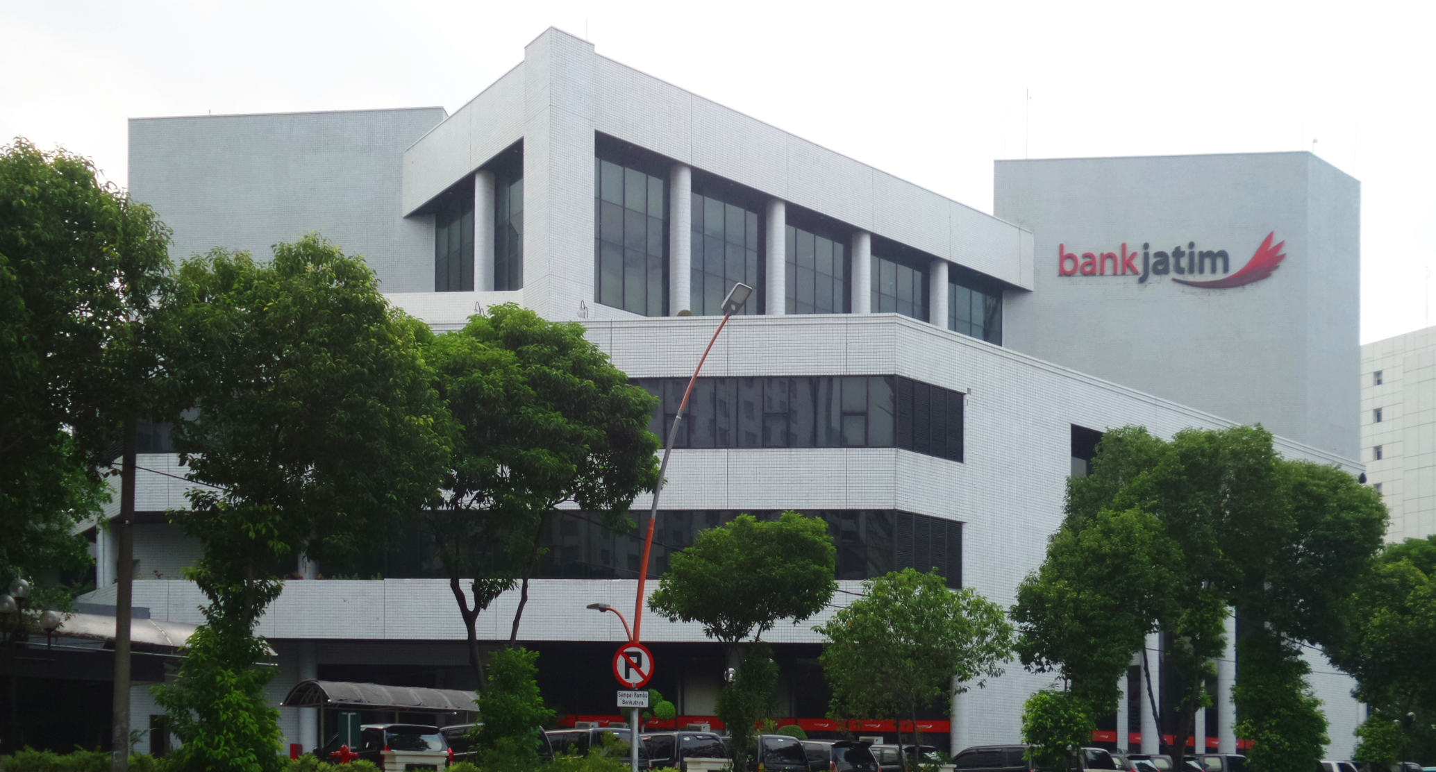 Kinerja Bank Jatim di bulan September 2025 cukup baik dengan pertumbuhan aset mencapai 17,3 persen dari tahun sebelumnya.