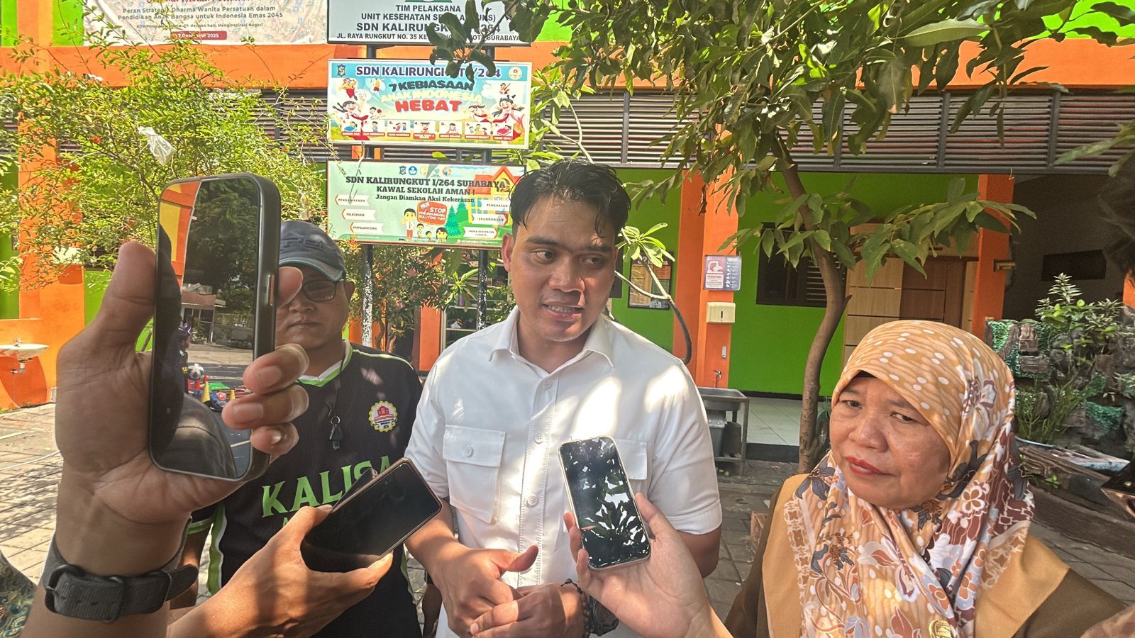 SEJAK DINI: Anggota Komisi E DPRD Jatim Cahyo Harjo Prakoso menekankan pentingnya pendidikan karakter diajarkan sejak sekolah dasar ditengah gempuran gadget. (IST/RADAR SURABAYA)