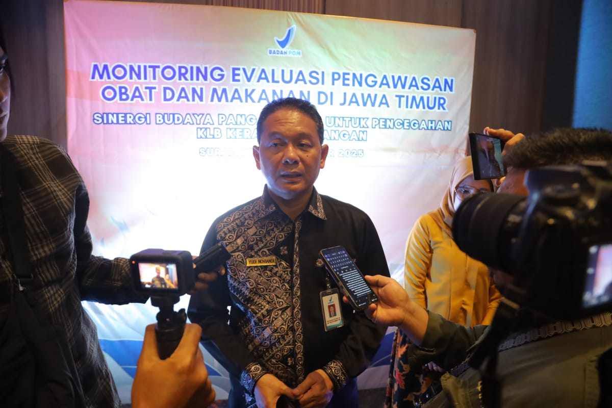 INTENSIF: Kepala BBPOM Surabaya Yudi Noviandi akan lakukan pengawasan pada makanan dan produk jelang Nataru antisipasi makanan kedaluwarsa dijual di pasaran. (IST/RADAR SURABAYA)