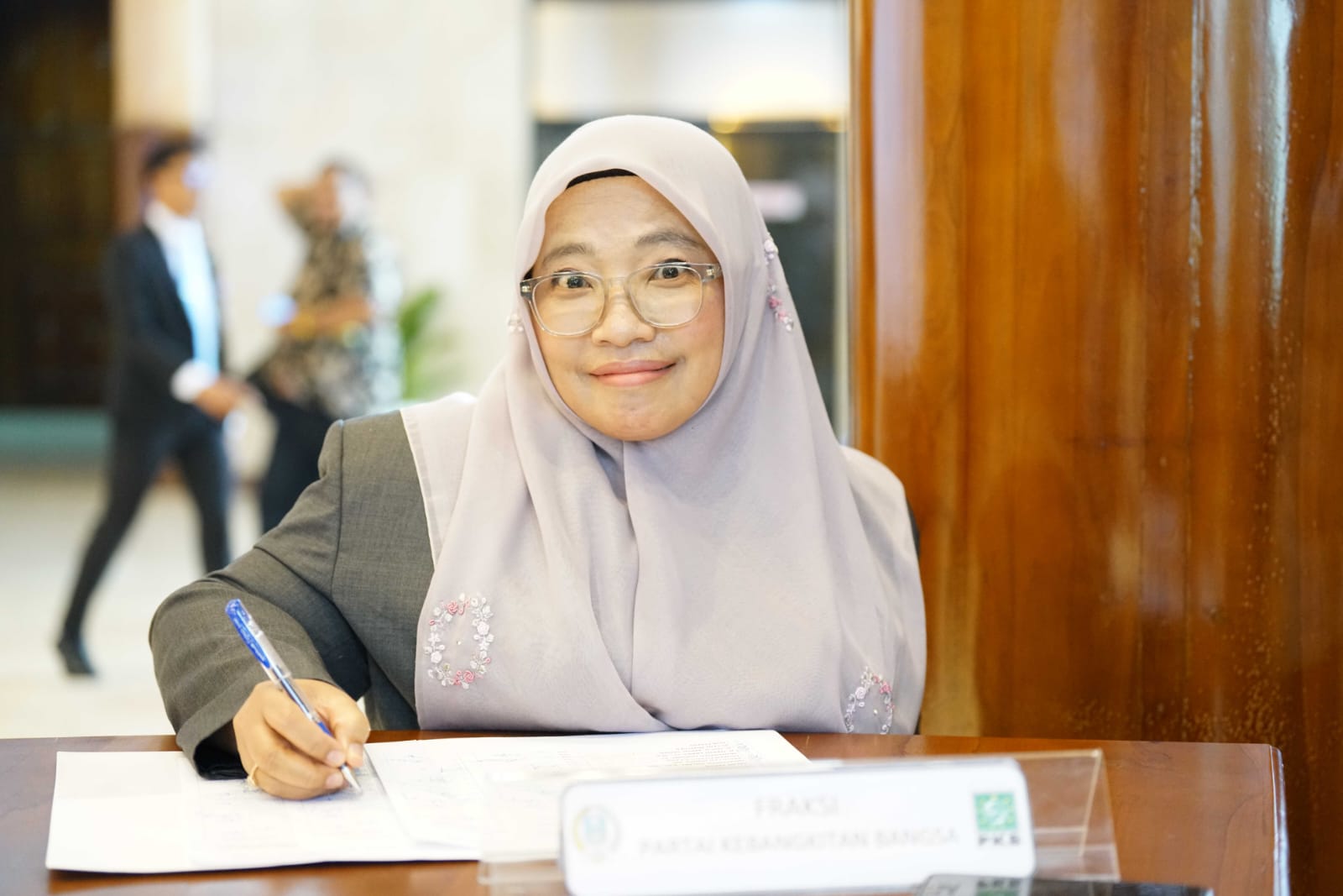 SISI POSITIF: Wakil Ketua Komisi E DPRD Jatim, Hikmah Bafaqih, melihat tingginya kasus HIV di Jatim dibarengi meningkatnya kepercayaan terhadap layanan kesehatan. (IST/RADAR SURABAYA)