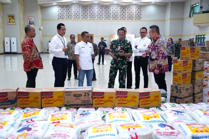 BANTUAN: Sebagai bentuk tanggung jawab sosial, BRI melalui program CSR BRI Peduli bergerak cepat menyalurkan bantuan tanggap bencana kepada masyarakat terdampak bencana di Sumut dan Sumbar.