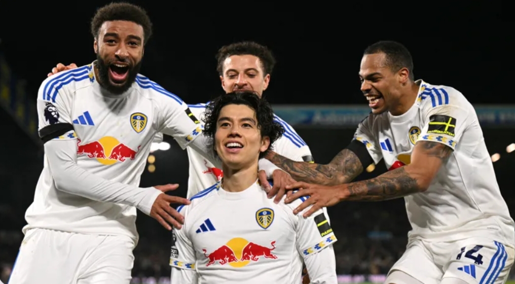 Ao Tanaka lakukan selebrasi usai cetak gol ke gawang Chelsea.