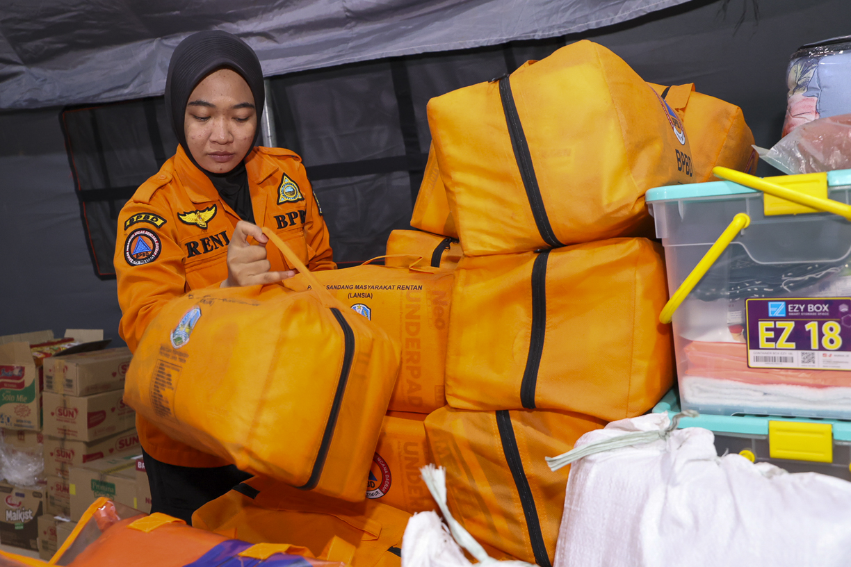 Bantuan warga Surabaya untuk korban bencana di Sumatera. (IST)