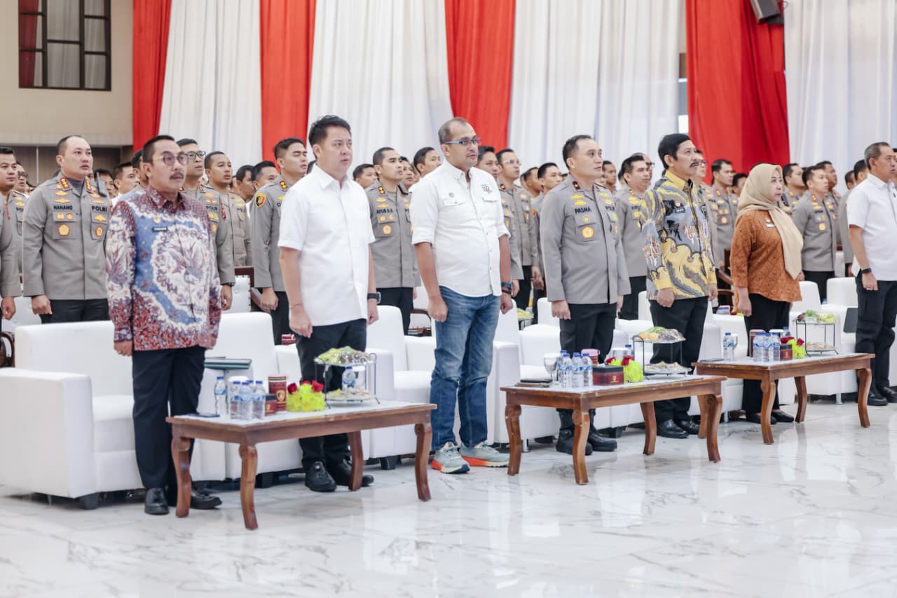 KOLABORASI: Wamenkum hadiri sosialisasi KUHP dan KUHAP baru bagi penyidik di Polda Jawa Timur.