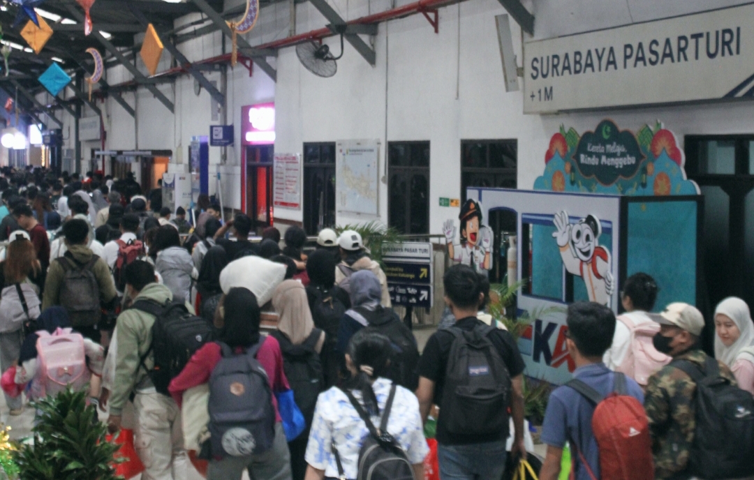 Saat libur Nataru mendatang, Stasiun Surabaya Pasar Turi titik keberangkatan paling diminati.