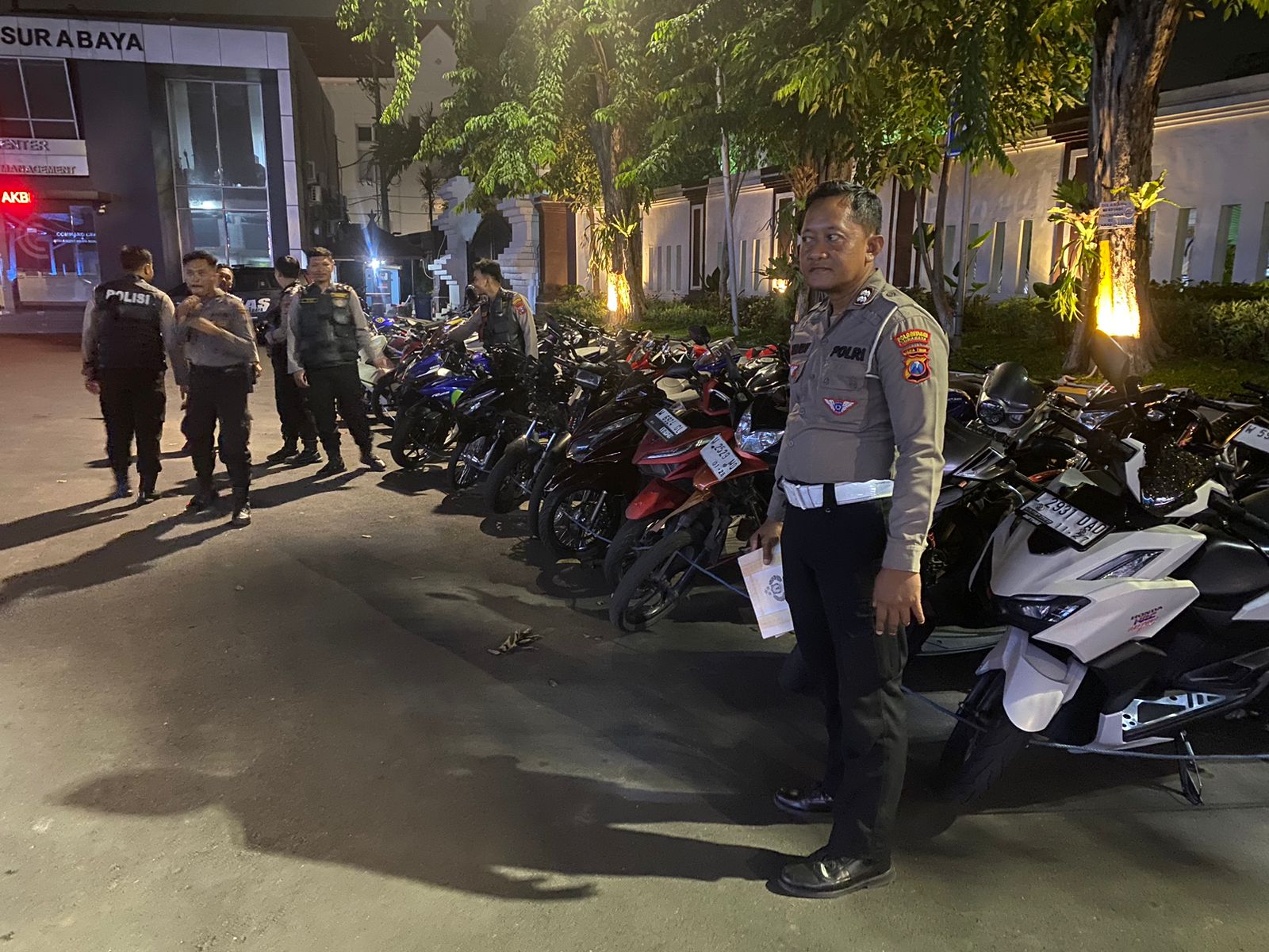 DIAMANKAN: Sebanyak 20 unit sepeda motor diamankan Tim Jogoboyo Sat Samapta Polrestabes Surabaya diduga balap liar. (IST/RADAR SURABAYA)