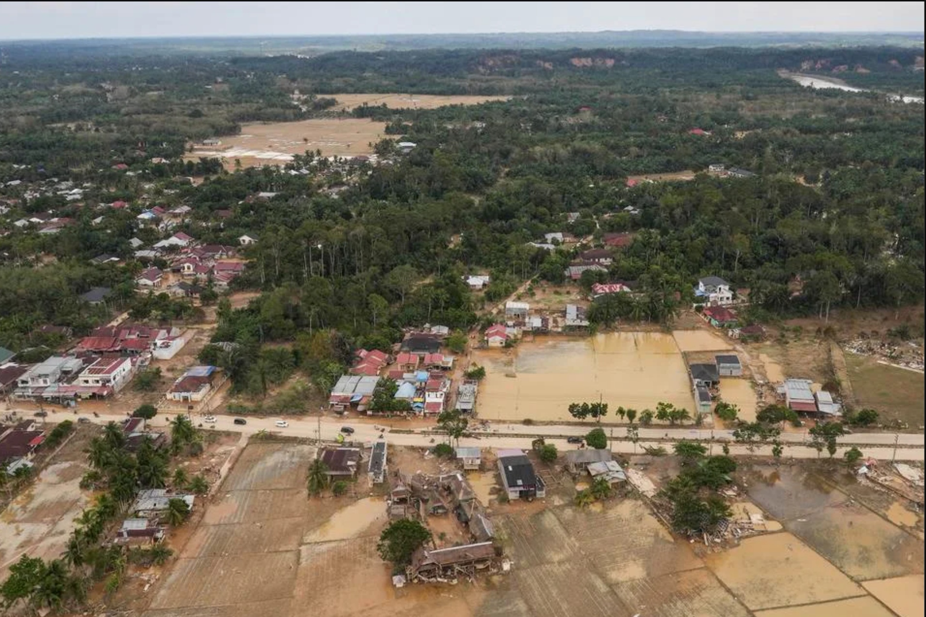Jumlah korban meninggal akibat banjir di berbagai wilayah di Sumatera terus bertambah.