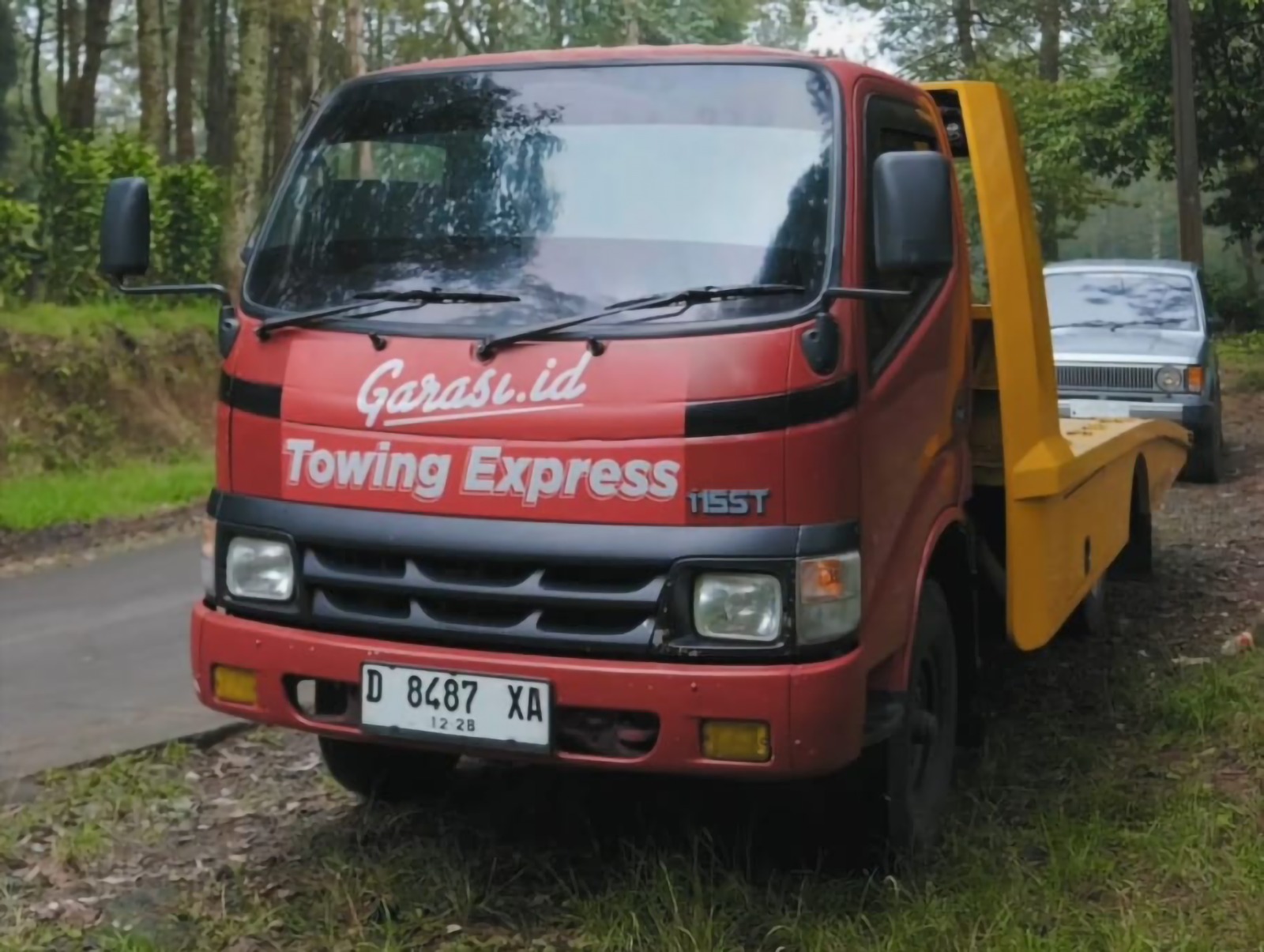Garasi.id memberikan solusi layanan Towing Express, layanan derek 24 jam yang bisa dipesan langsung via WhatsApp dan website.