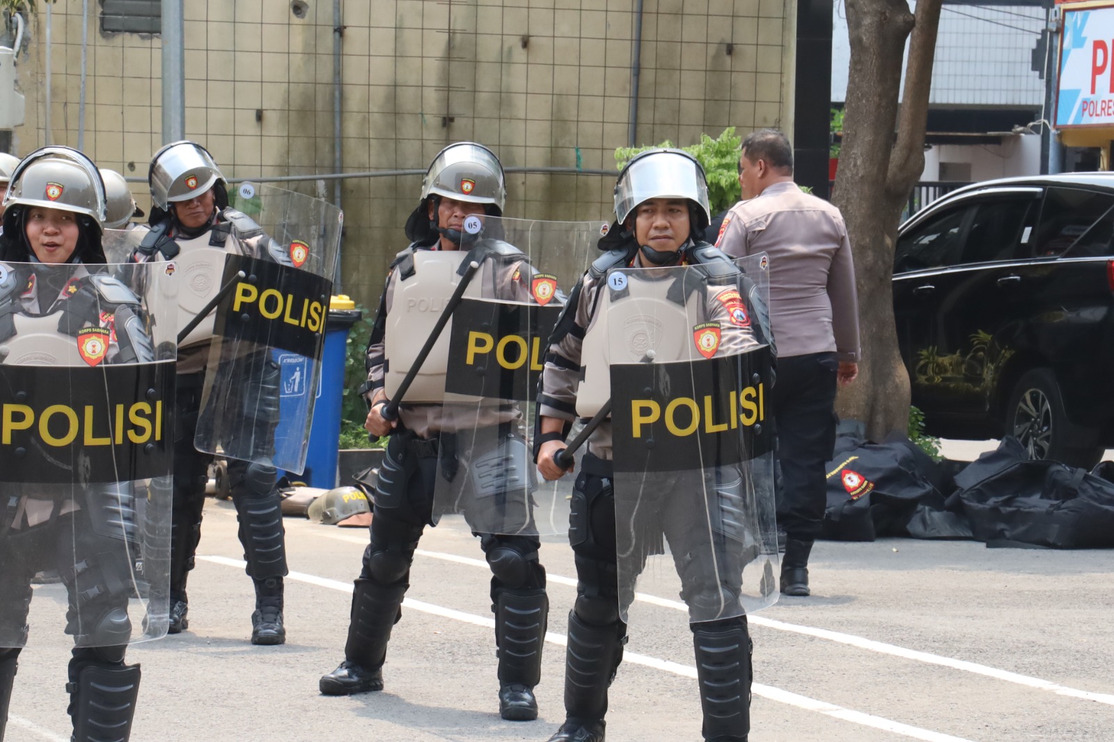 SIGAP: Kapolres Pelabuhan Tanjung Perak AKBP Wahyu Hidayat saat mengikuti latihan dalmas bersama PJU.(IST/RADAR SURABAYA)