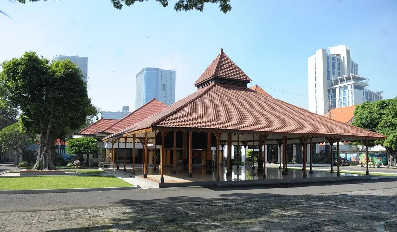 BERUBAH: Pendopo di Gedung Cak Durasim menjadi lokasi penting dalam dinamika politik Surabaya.