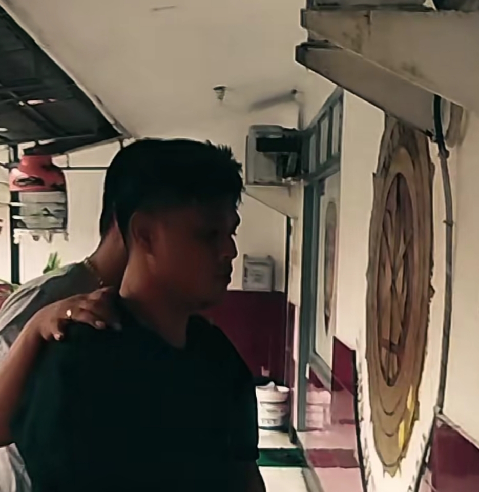 DITANGKAP: Tersangka ditangkap curi motor milik temannya di Jalan Margorukun, Surabaya.(IST/RADAR SURABAYA)
